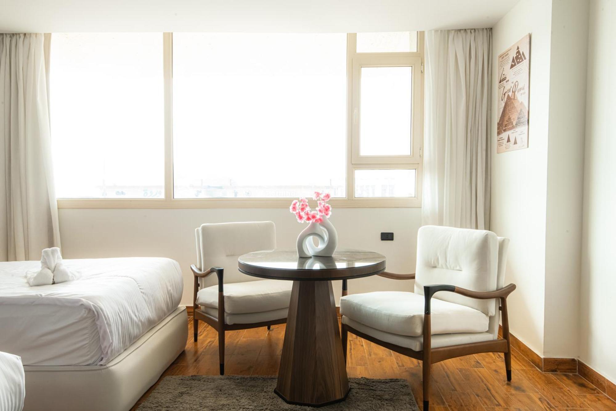 Superior Pyramids Inn Al Kawm al Akhdar エクステリア 写真