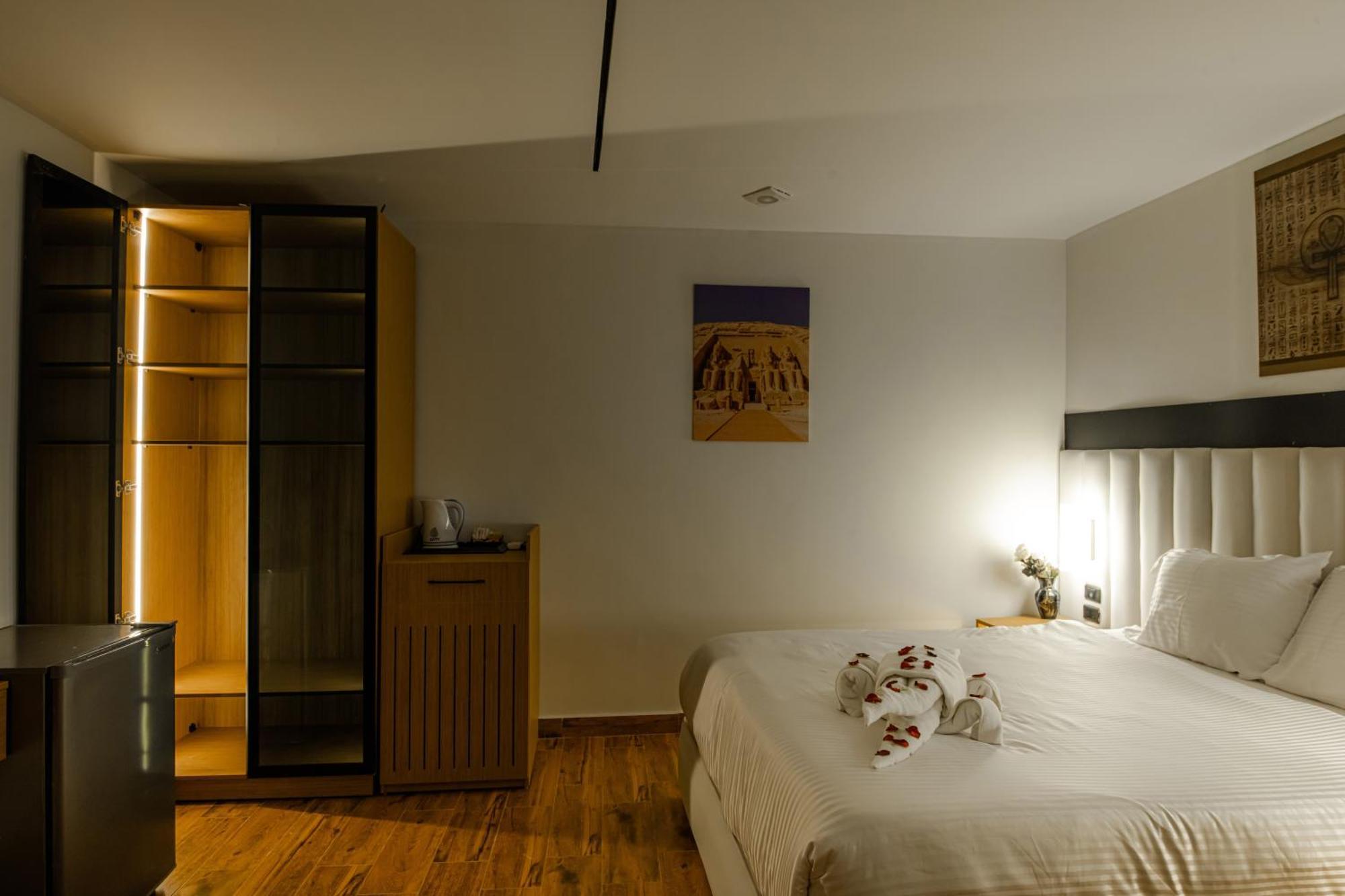 Superior Pyramids Inn Al Kawm al Akhdar エクステリア 写真