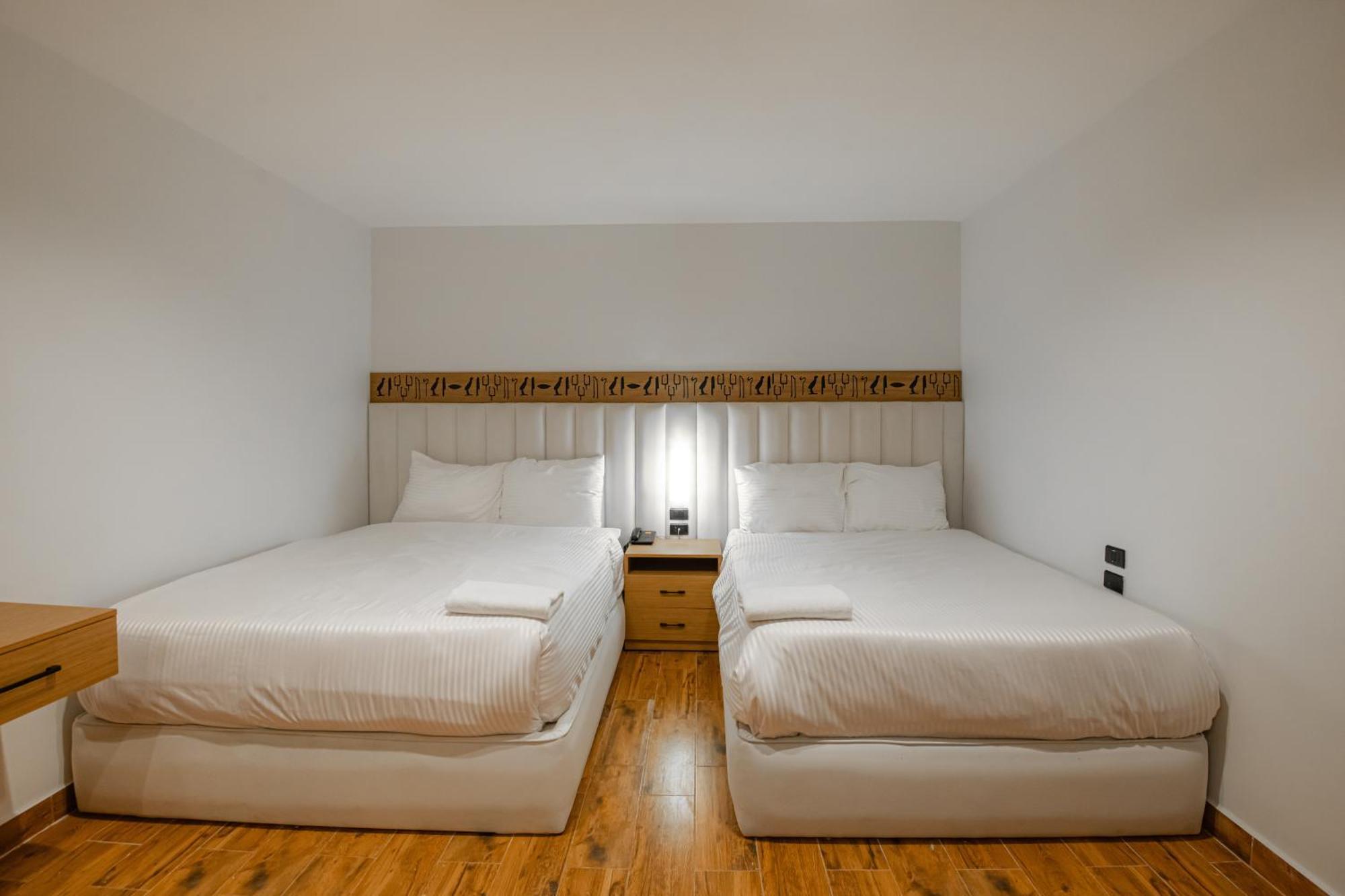 Superior Pyramids Inn Al Kawm al Akhdar エクステリア 写真